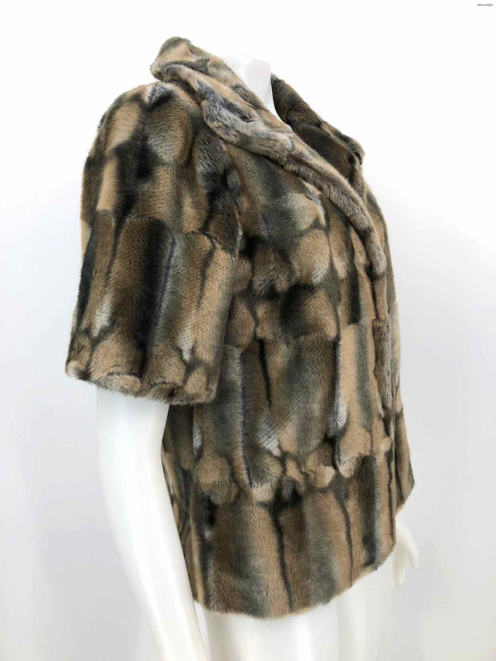 GRAHAM & SPENCER Gray Beige Faux Fur Reptile Short Sleeves Jacket