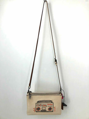 COACH Ivory Black & Red Pebbled Leather Pre Loved Crossbody Purse