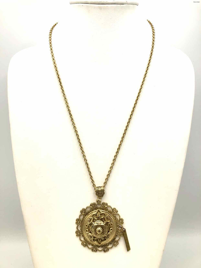 WHITING & DAVIS Goldtone Pre Loved Locket Pendant Necklace