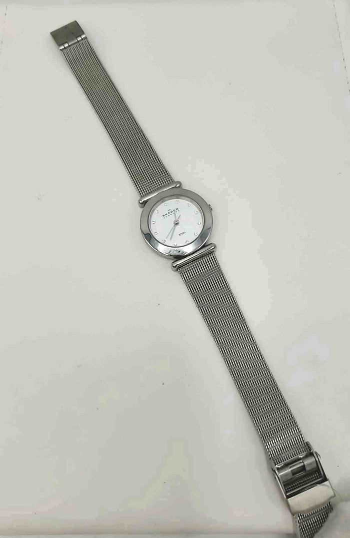 SKAGEN Silvertone Mesh Pre Loved Round Watch